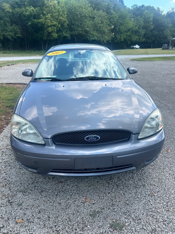 2007 Ford Taurus Image 2