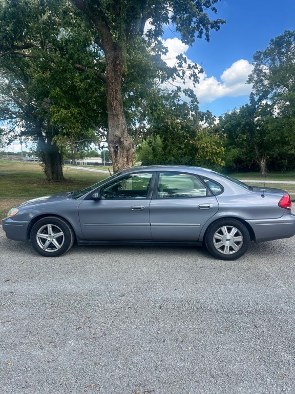2007 Ford Taurus Image 4