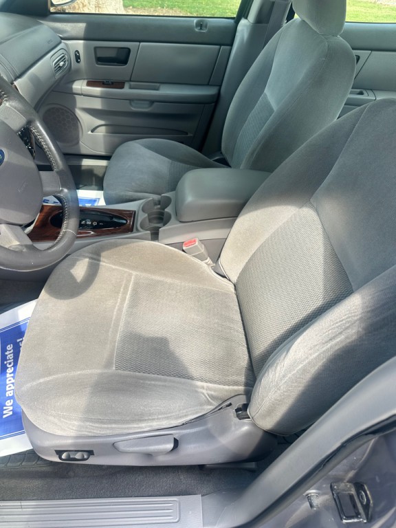 2007 Ford Taurus Image 10