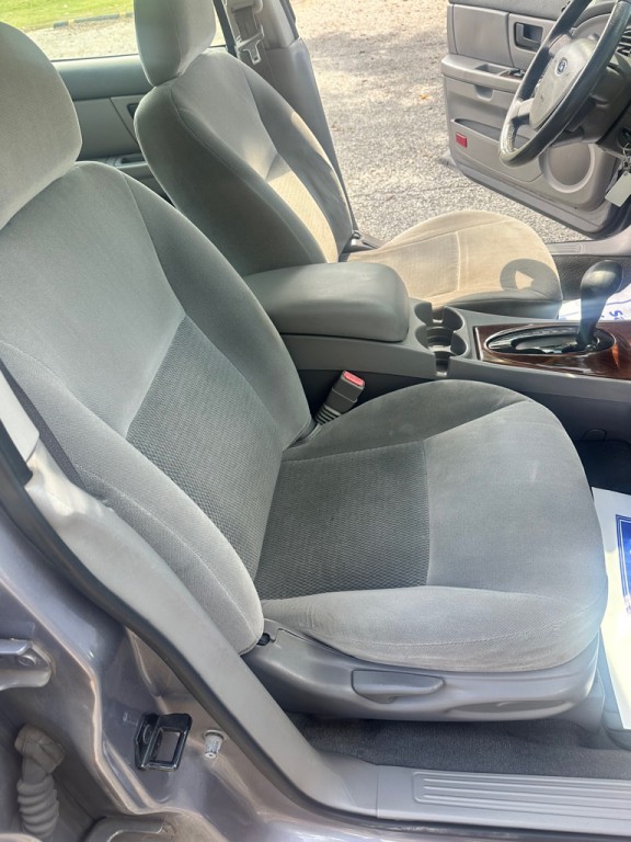 2007 Ford Taurus Image 11