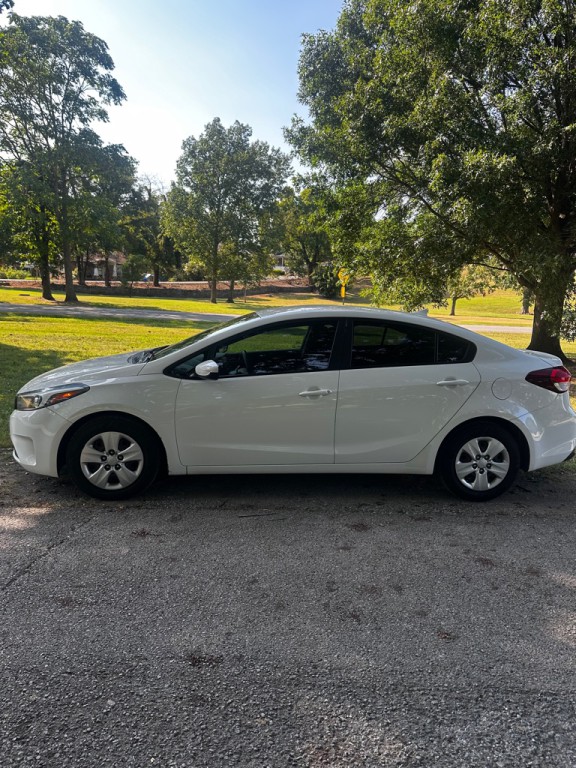 2017 Kia Forte Image 4
