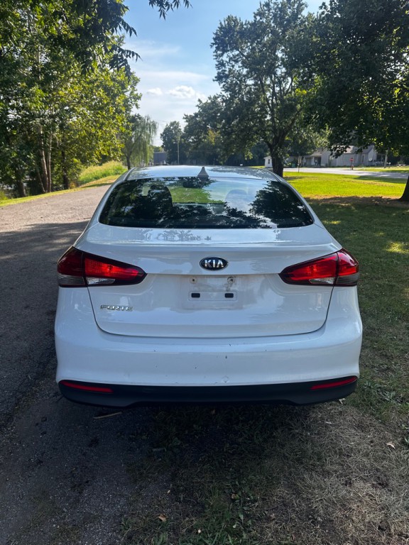 2017 Kia Forte Image 6