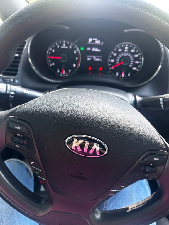 2017 Kia Forte Image 8