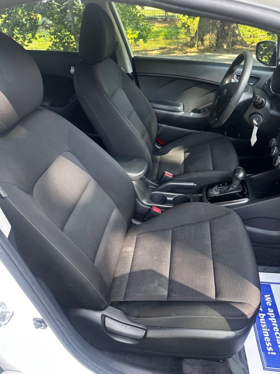 2017 Kia Forte Image 13