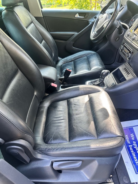 2011 Volkswagen Tiguan Image 14