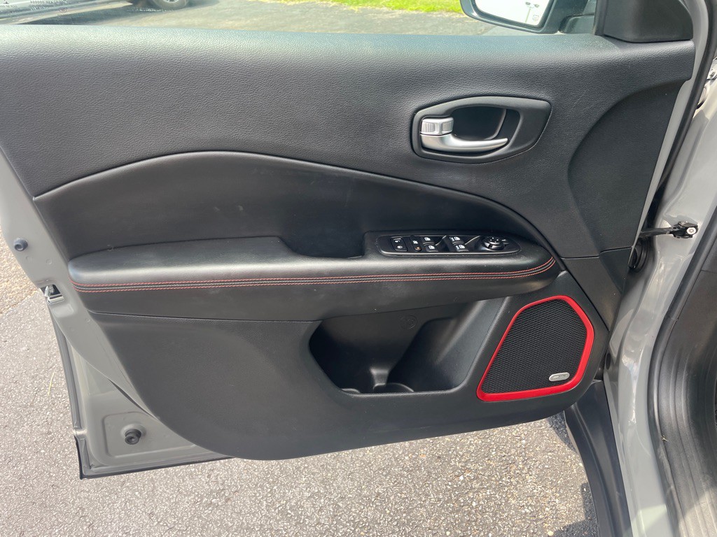 2020 Jeep Compass Image 20