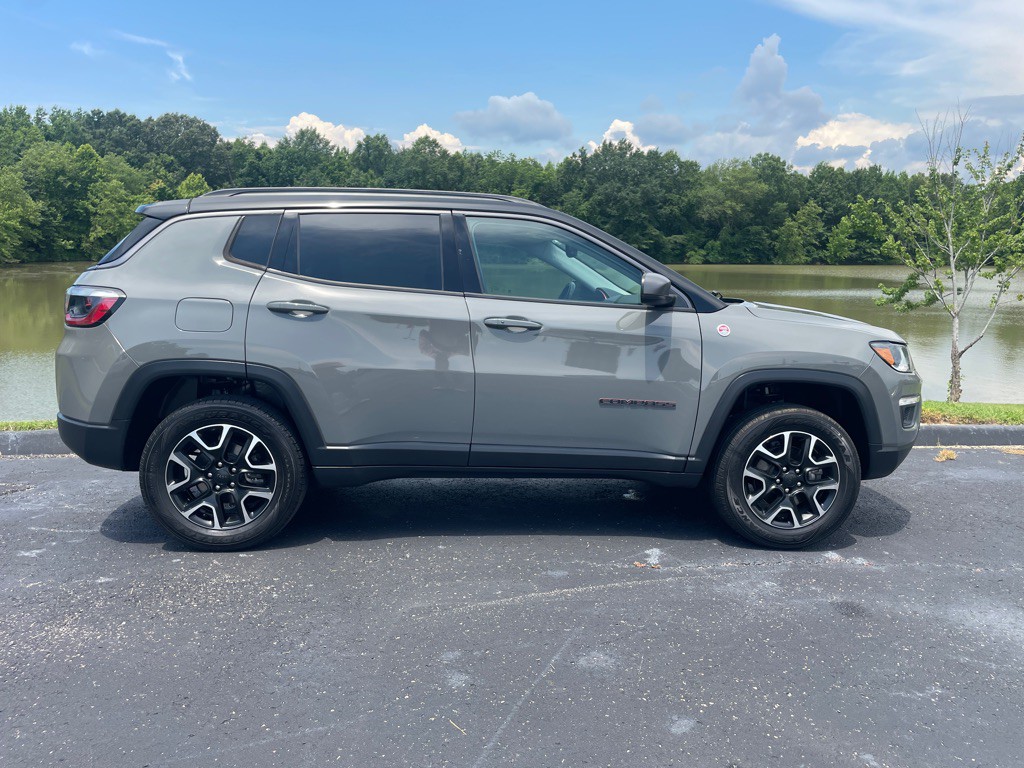2020 Jeep Compass Image 38