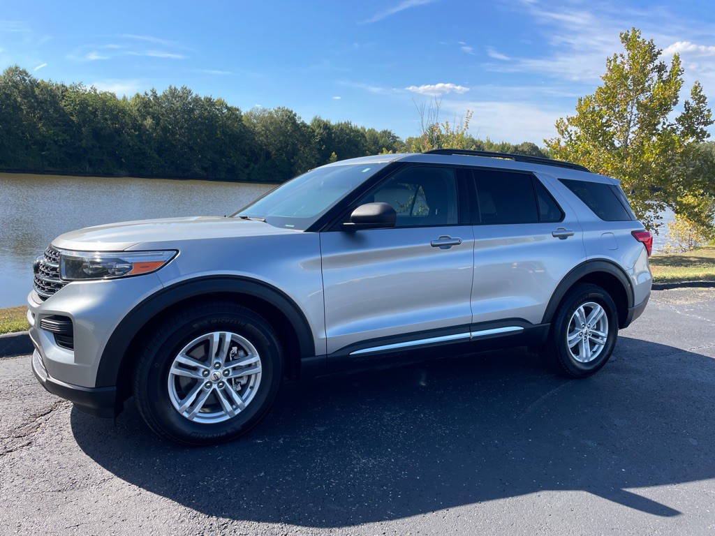 2020 Ford Explorer Image 2