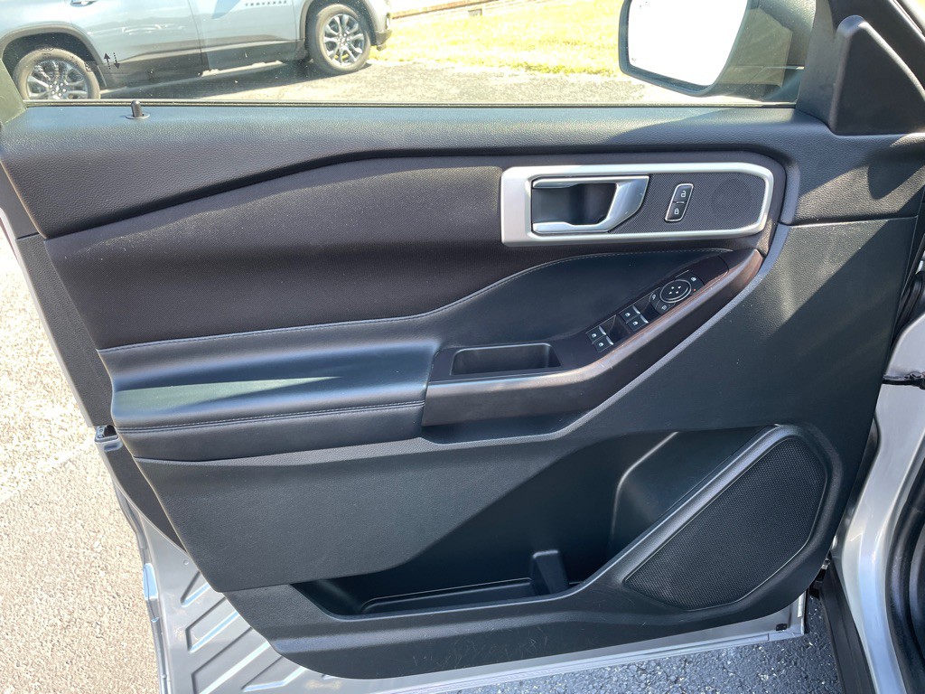 2020 Ford Explorer Image 17