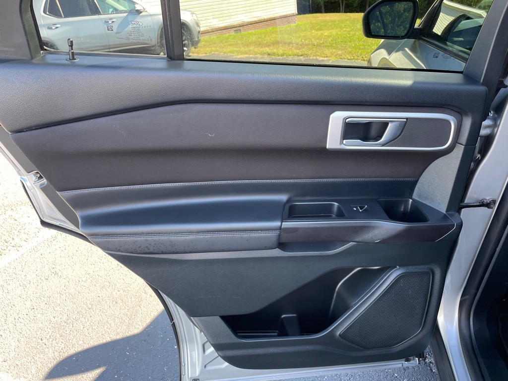 2020 Ford Explorer Image 25