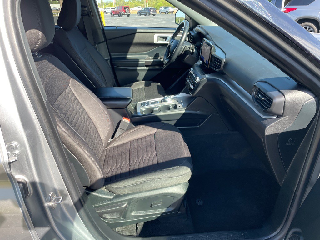 2020 Ford Explorer Image 30