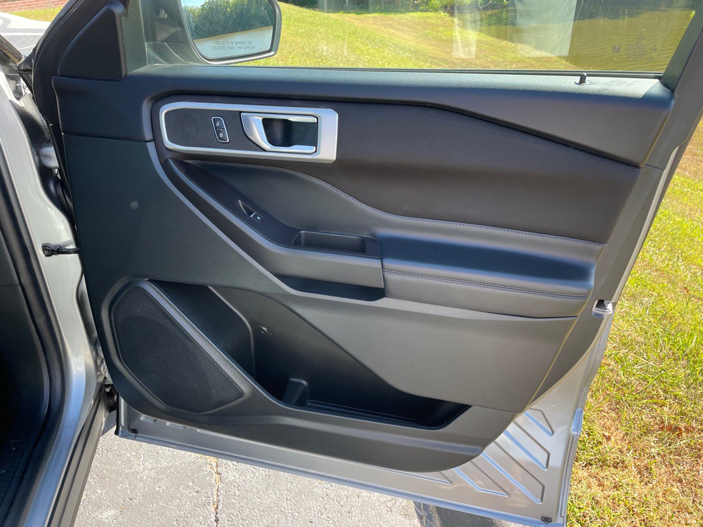 2020 Ford Explorer Image 32