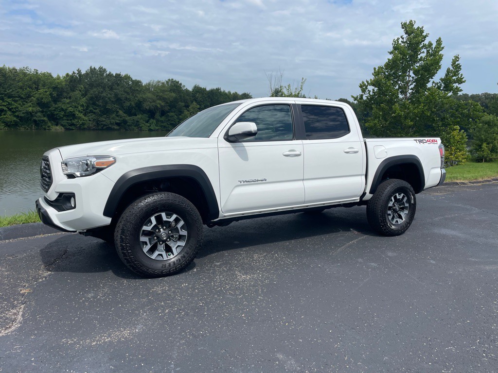 2023 Toyota Tacoma Image 2
