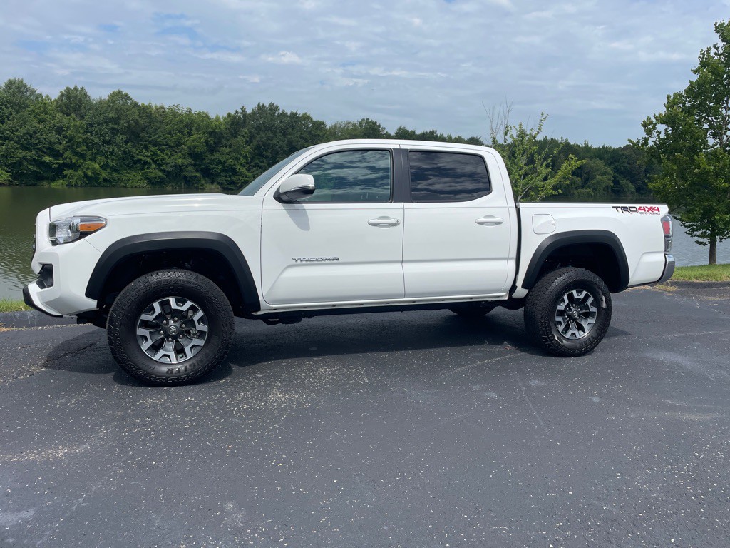 2023 Toyota Tacoma Image 3