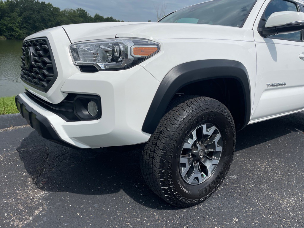 2023 Toyota Tacoma Image 8
