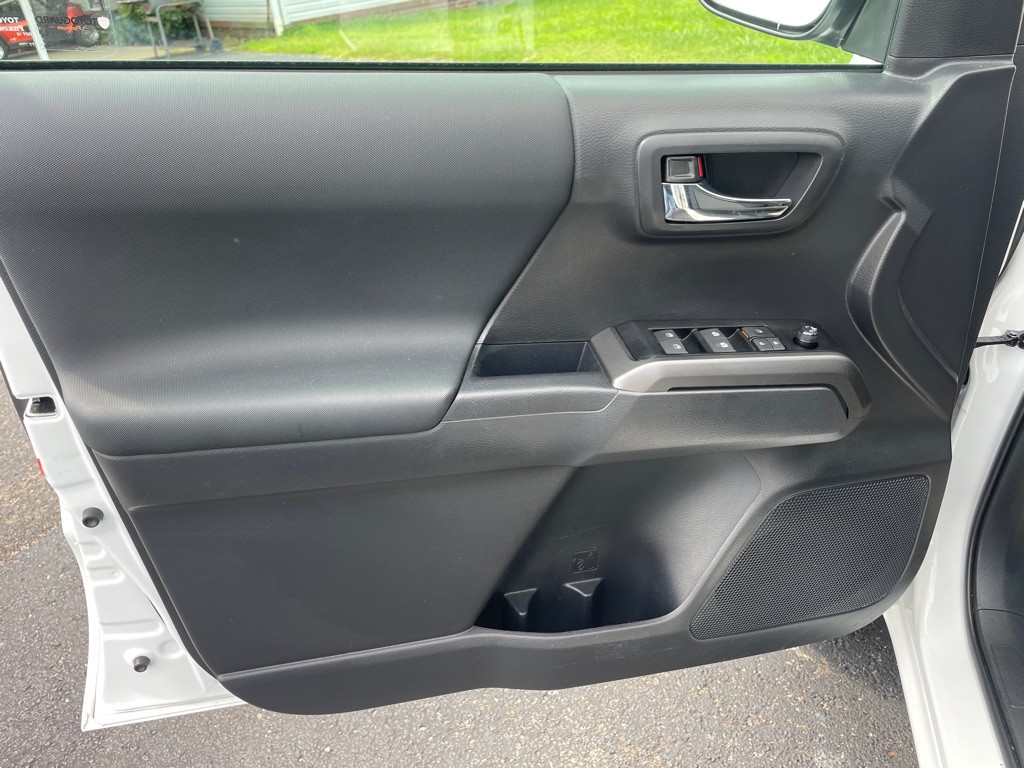2023 Toyota Tacoma Image 17