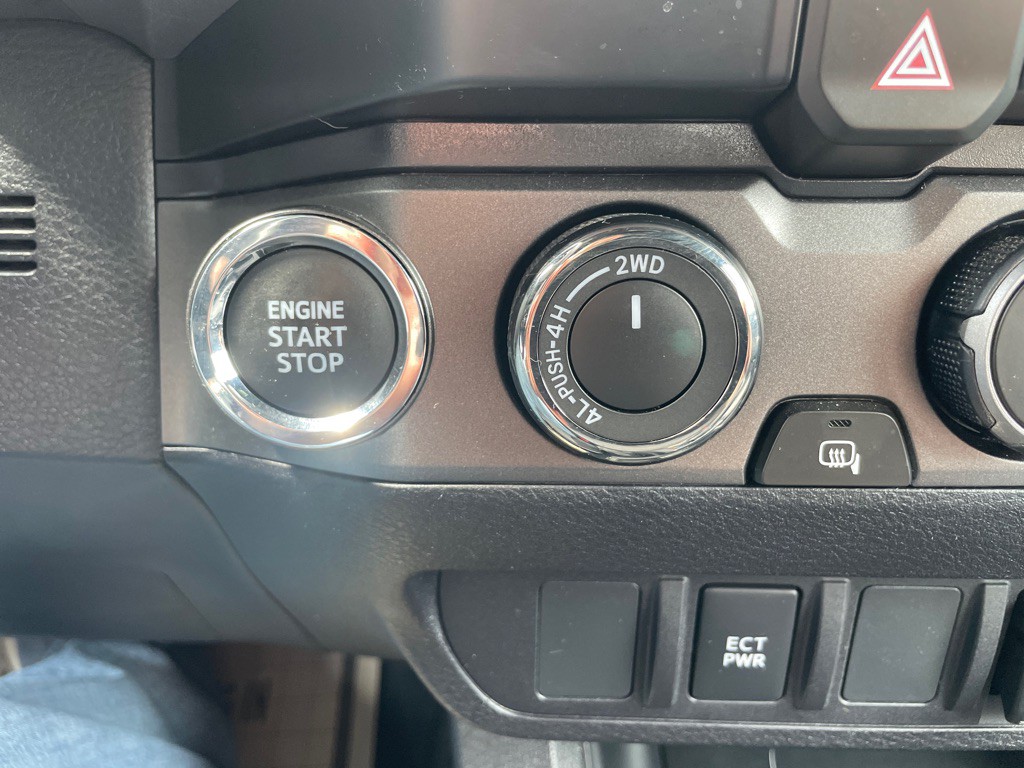 2023 Toyota Tacoma Image 21