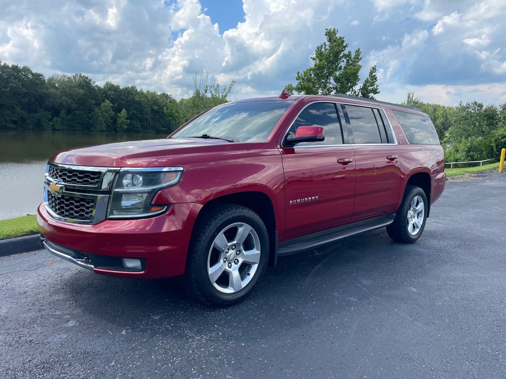 2015 Chevrolet Suburban Image 1