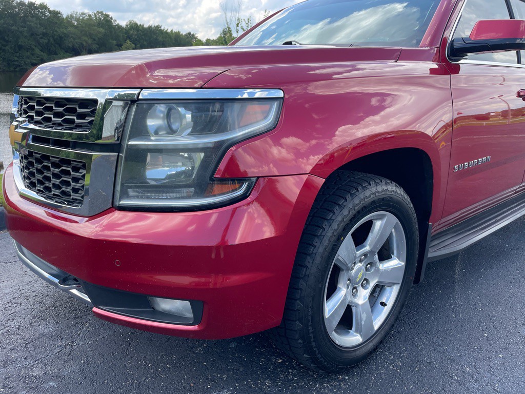 2015 Chevrolet Suburban Image 6