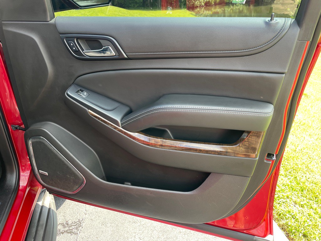 2015 Chevrolet Suburban Image 37