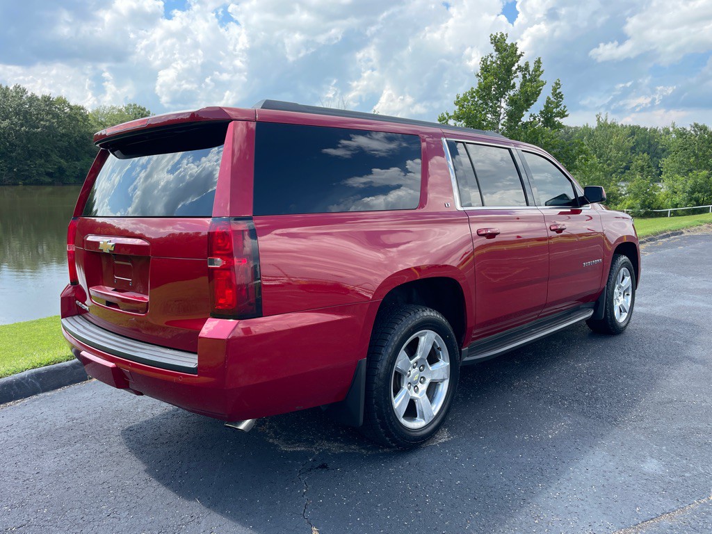 2015 Chevrolet Suburban Image 43