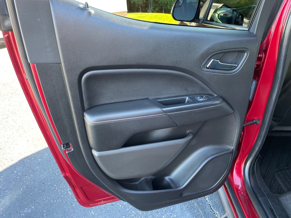 2017 GMC Canyon Image 24