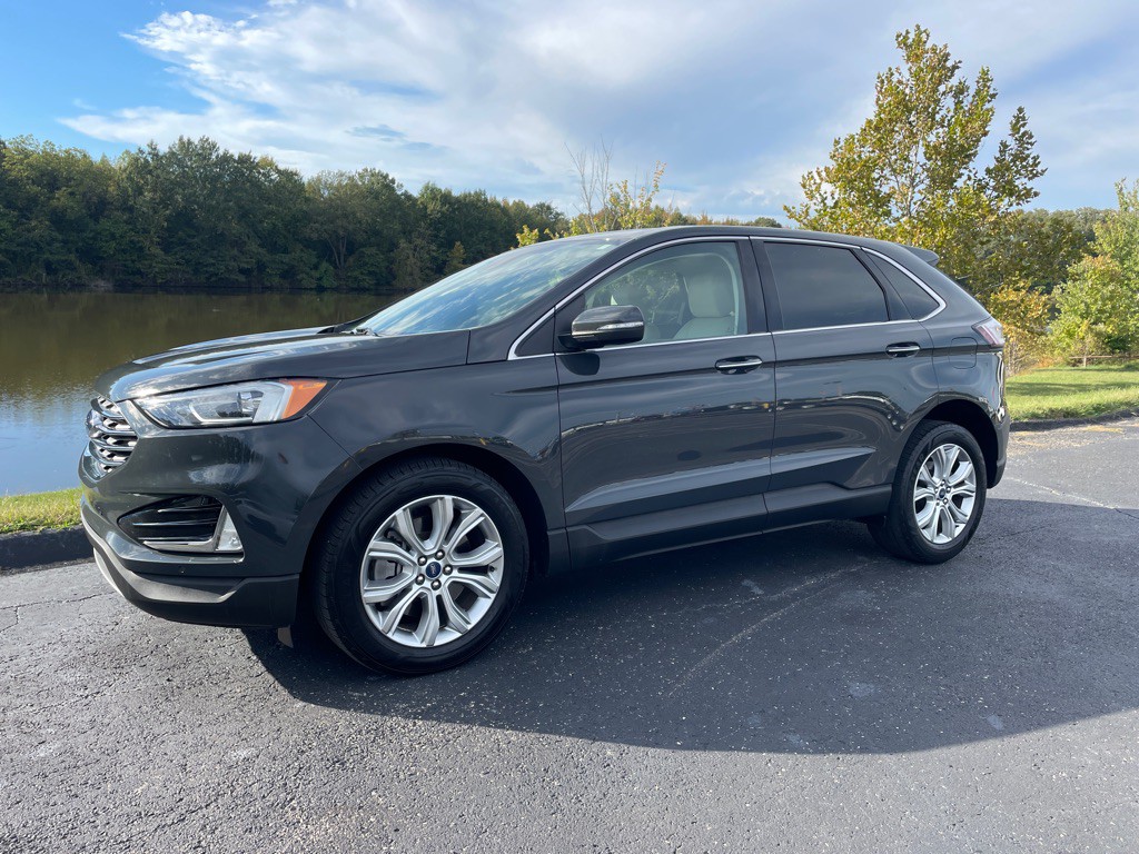 2021 Ford Edge Image 2