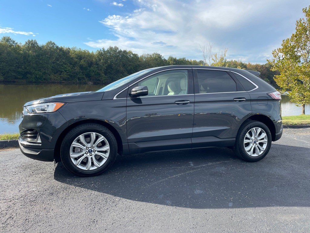 2021 Ford Edge Image 3