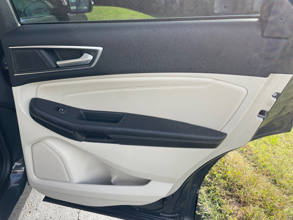 2021 Ford Edge Image 33