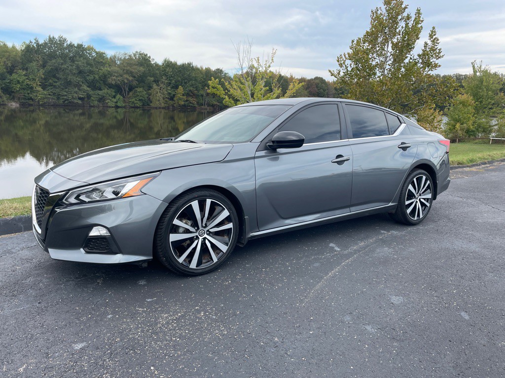 2022 Nissan Altima Image 2