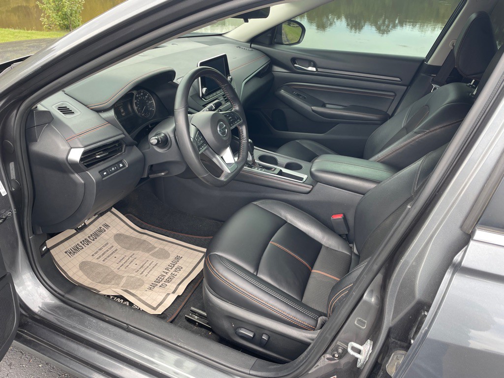 2022 Nissan Altima Image 10
