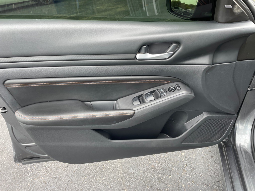 2022 Nissan Altima Image 12