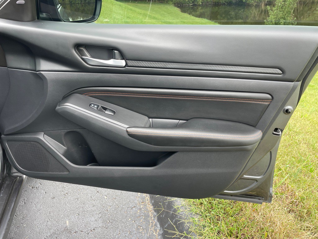 2022 Nissan Altima Image 32