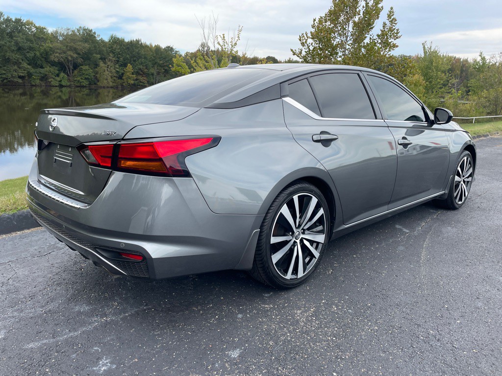 2022 Nissan Altima Image 40