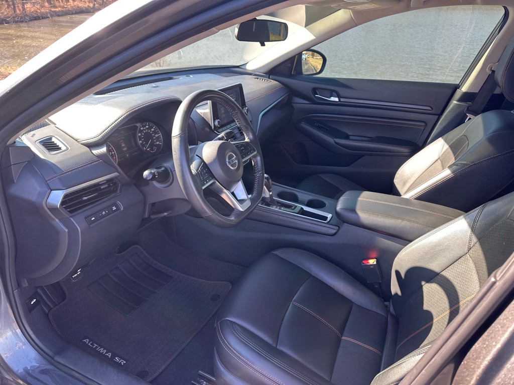 2022 Nissan Altima Image 10