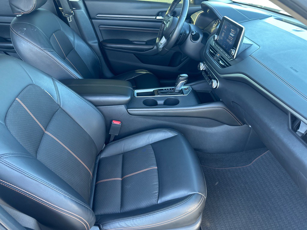 2022 Nissan Altima Image 32
