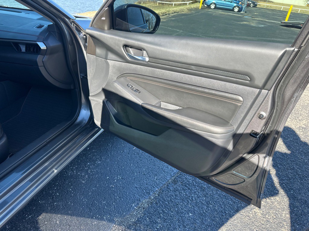 2022 Nissan Altima Image 33