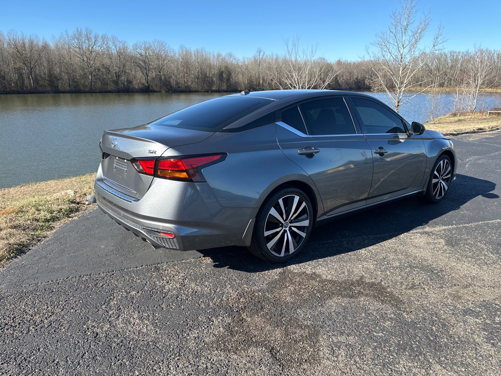 2022 Nissan Altima Image 40