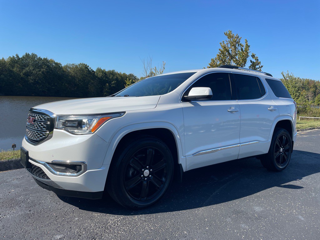 2018 GMC Acadia Image 1