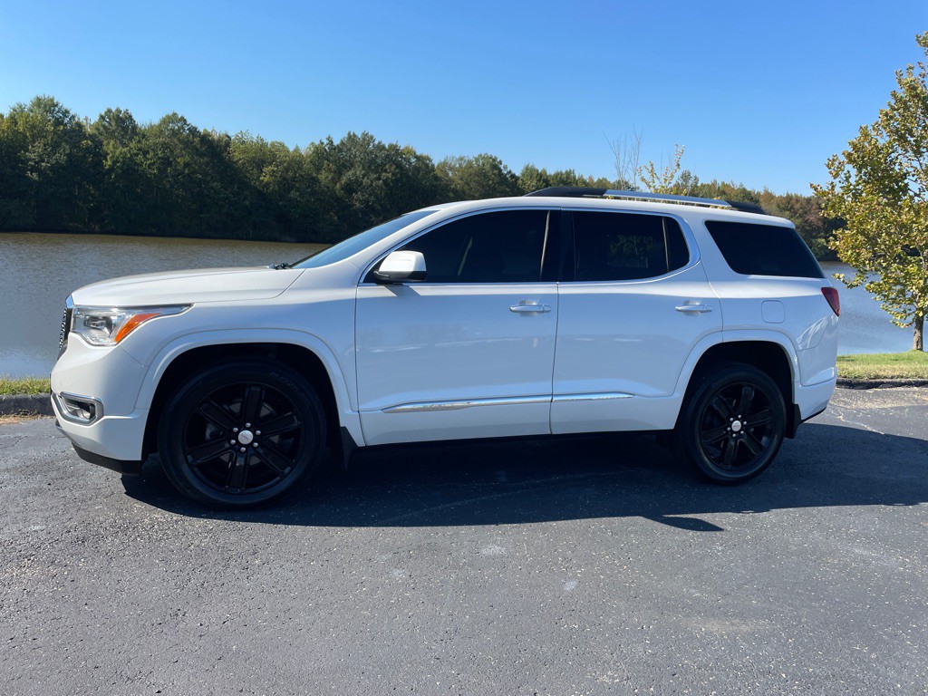 2018 GMC Acadia Image 3