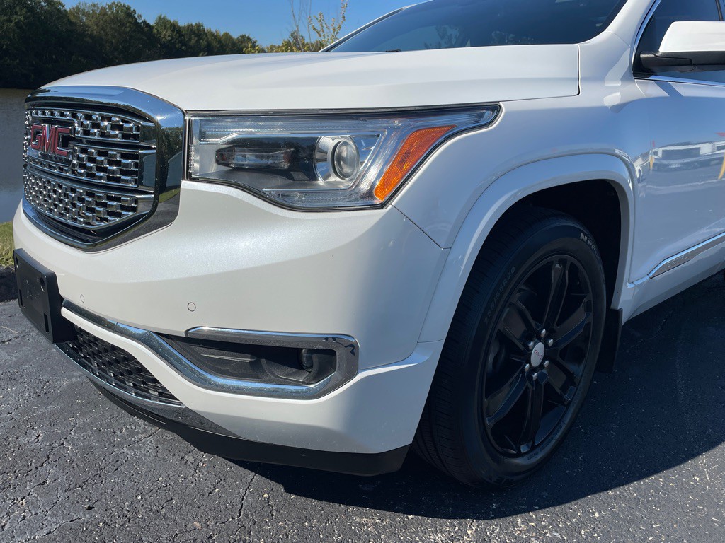 2018 GMC Acadia Image 8