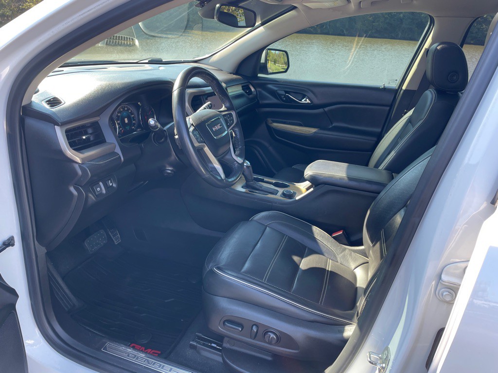 2018 GMC Acadia Image 12