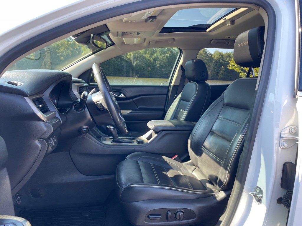 2018 GMC Acadia Image 13