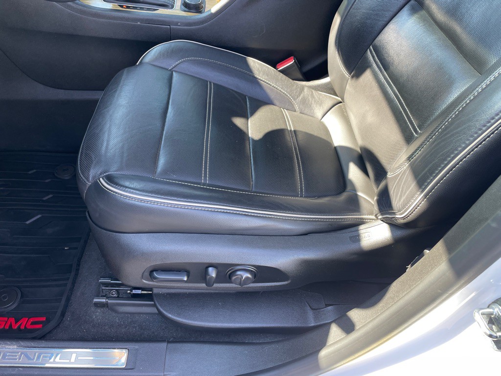 2018 GMC Acadia Image 14
