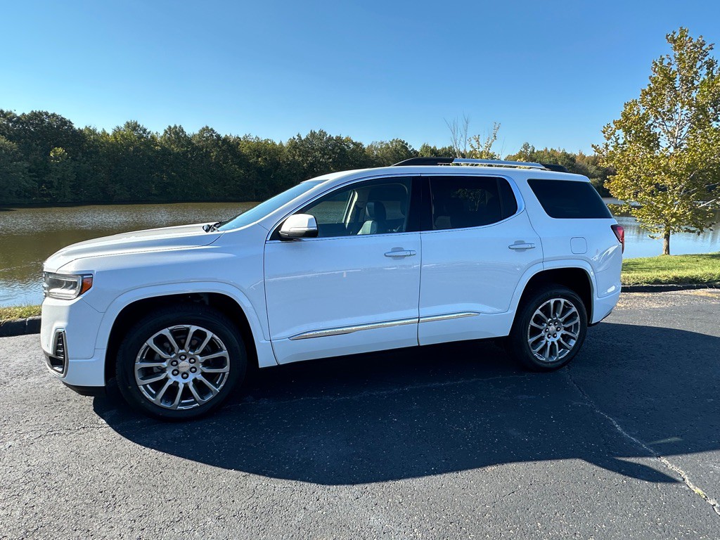 2020 GMC Acadia Image 3