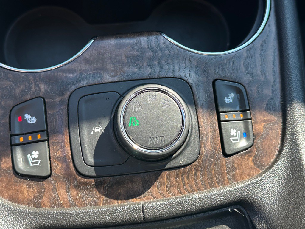 2020 GMC Acadia Image 13
