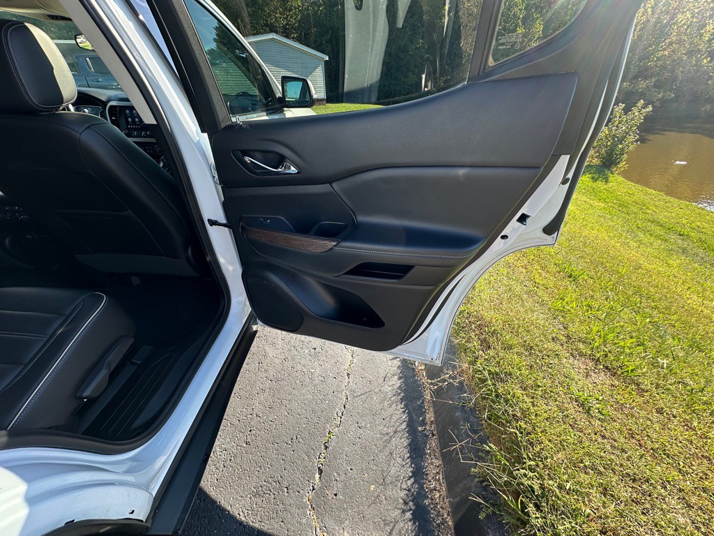 2020 GMC Acadia Image 46