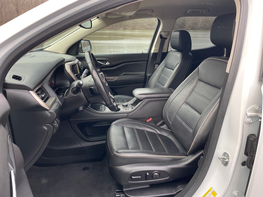 2020 GMC Acadia Image 11