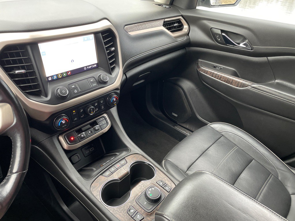 2020 GMC Acadia Image 18