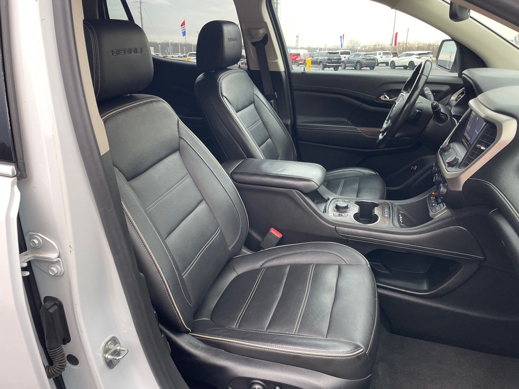 2020 GMC Acadia Image 38